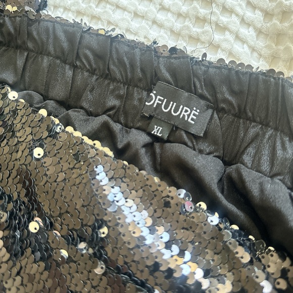 Ofuure Onyx Sequin Pants Set In Black - Picture 3 of 4